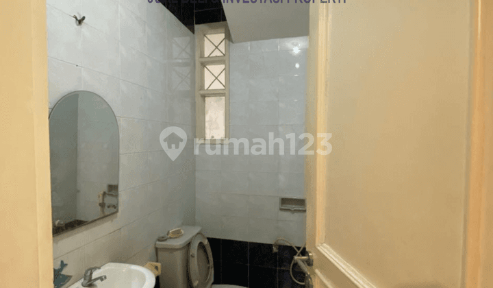 Rumah 2 Lantai Jl. P. Tidung Dekat Pusat Perbelanjaan