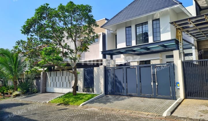 Rumah Mewah Bangunan Baru Kawasan Elite Perumahan Araya Nieuw Indie