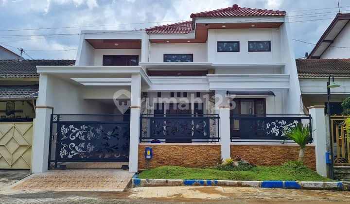 Rumah 2 Lantai Modern Minimalis di Perumahan Araya Malang