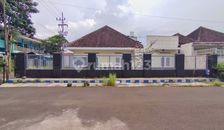 Rumah Posisi Hooq di Area Pulau2 Malang Luas 330 M2