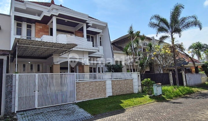 Rumah Bagus 2 Lantai Siap Huni Kawasan Elite Araya Golf Malng