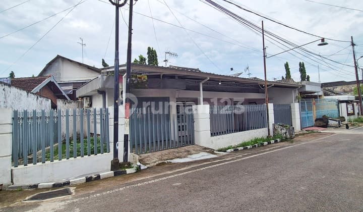 Affordable House in City Center, 254 M2 Area, Burung Burung
