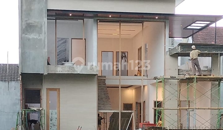 Rumah Baru 2 Lantai Kawasan Elite Araya Golf Dekat Taman