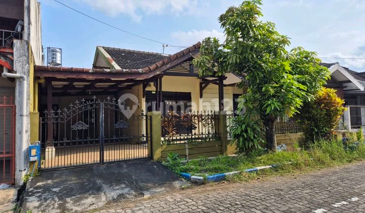 Rumah Murah Luas 172 M2 di Perumahan Araya Blok Depan