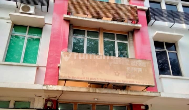 Disewakan Ruko Tol Boulevard BSD 3 lantai area ramai