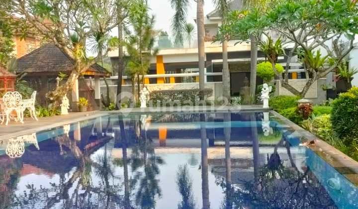 Dijual rumah mewah siap huni di Taman Giriloka BSD - ada private pool