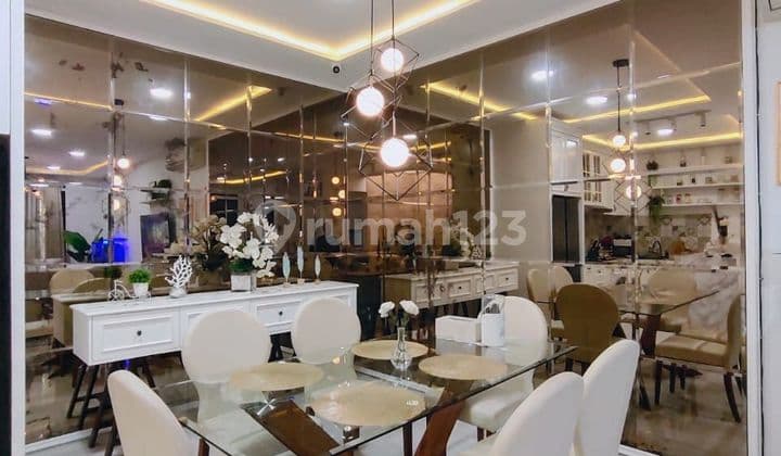 Dijual rumah rapi siap huni di De Latinos BSD - dekat tol dan stasiun