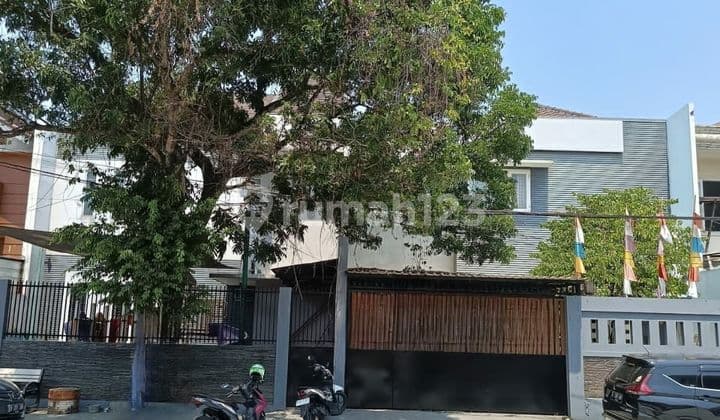 Dijual rumah pinggir jalan raya di Anggrek Loka BSD