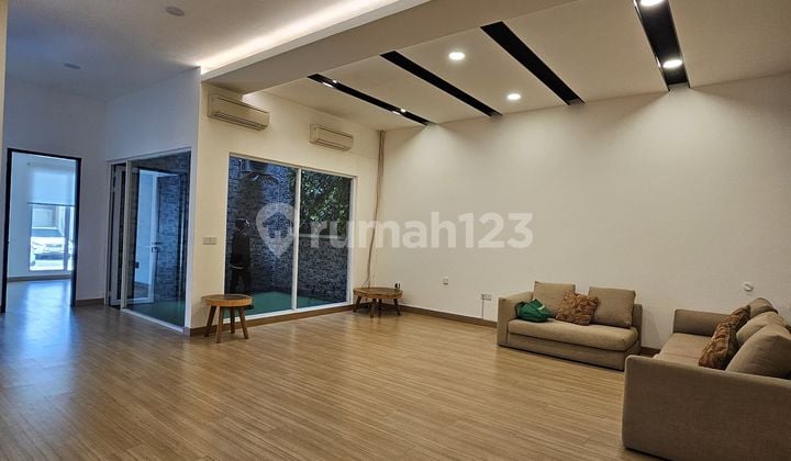 Rumah mewah semi furnish siap huni di Alam Sutera Onyx
