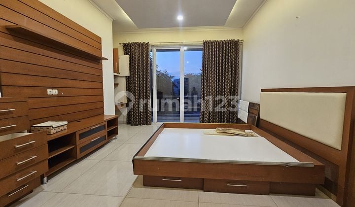 RUMAH RAPIH DI ALAM SUTERA 2 LANTAI SEMI FURNISH SIAP HUNI