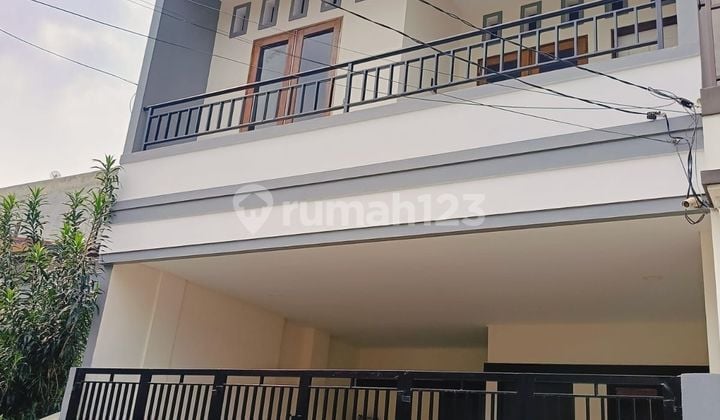 Rumah Rapi Siap Huni Di Catalina Gading Serpong - Dekat Mall, Tol