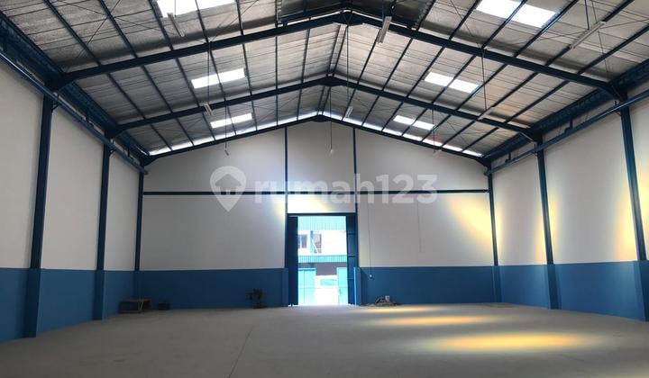 Sewa Gudang Di Cipondoh 800.0 M² Unfurnished Siap Pakai