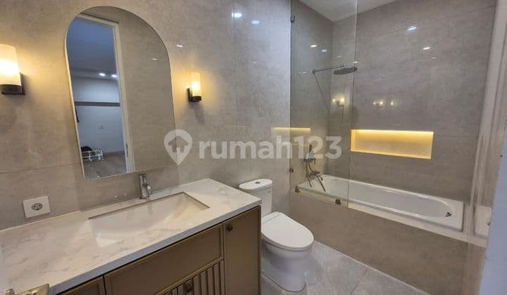 Disewakan Rumah 2 Lantai di Kartika Alam Pondok Indah Jakarta Selatan