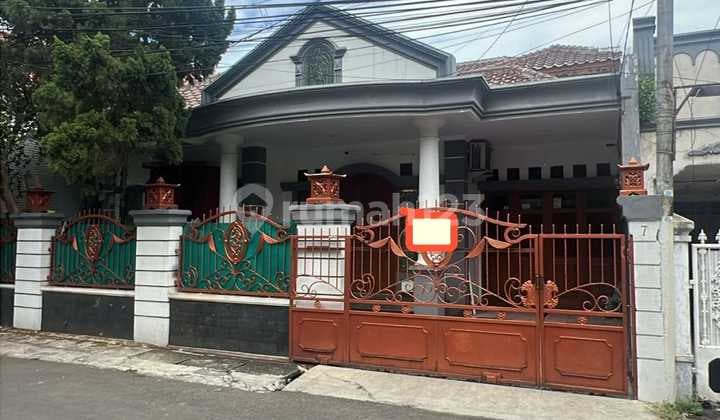 Disewakan Rumah bisa untuk Kantor atau Tempat Tinggal di Jalan Lebar 2 Mobil Tebet Pancoran Jakarta Selatan