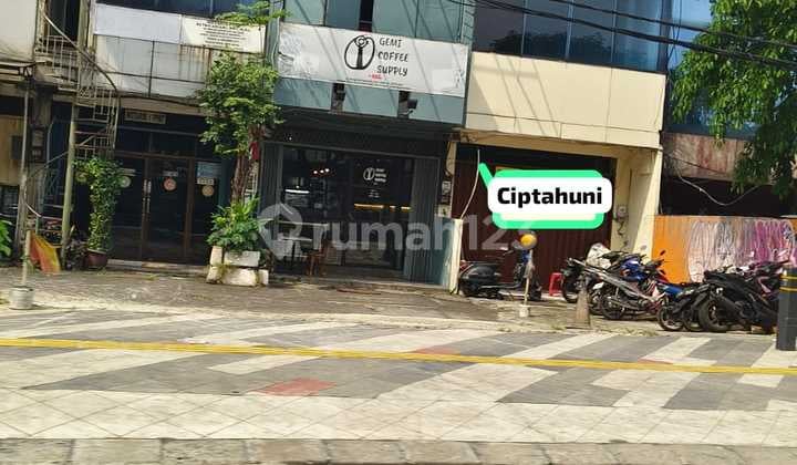 Disewakan Ruko 3,5 Lti Dipinggir Jalan Margonda Raya Depok Dekat Kampus Ui Jakarta