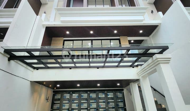 Rumah baru mewah lokasi strategis cilandak jaksel