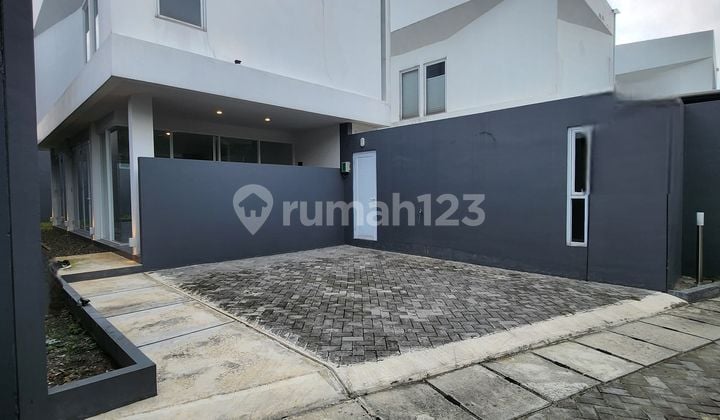 Rumah Baru Lebak Bulus Dalam Komplek Siap Huni