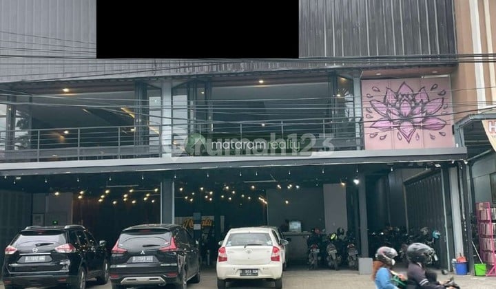 Cafe 2 Lantai di Mainroad Bandung Selatan