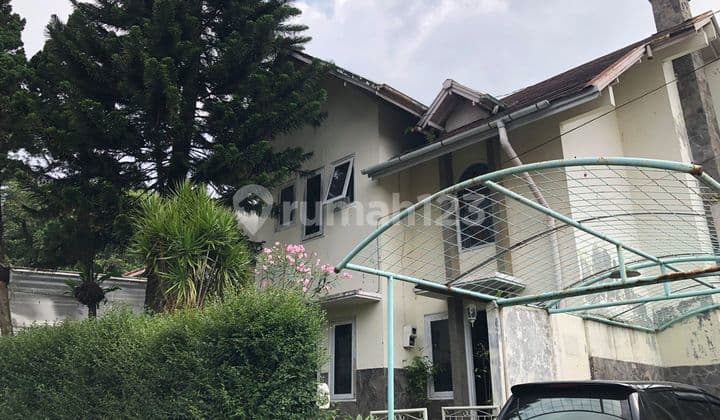 Rumah Besar Harga Miring di Komplek Elite Gegerkalong