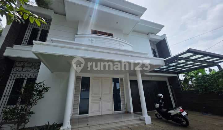 Rumah Lux Cantik dan Besar di Setiabudi Bandung Utara