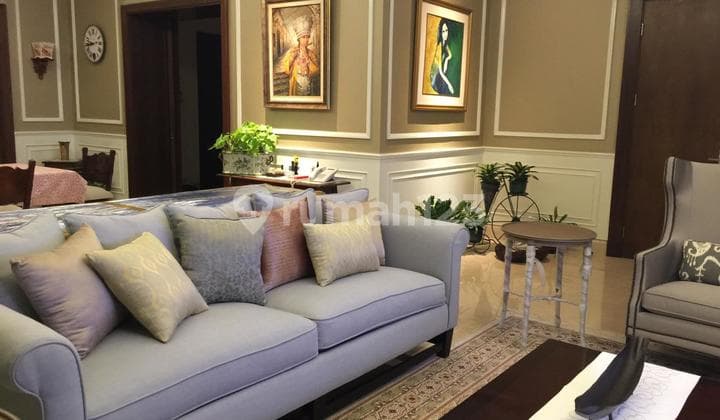 Pakubuwono Signature Apartment 4 BR Furnished low floor