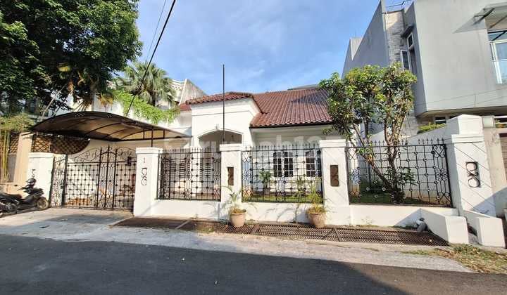 Rumah Sudah Renovasi Furnished di Jl Hang Lekir, Jakarta Selatan