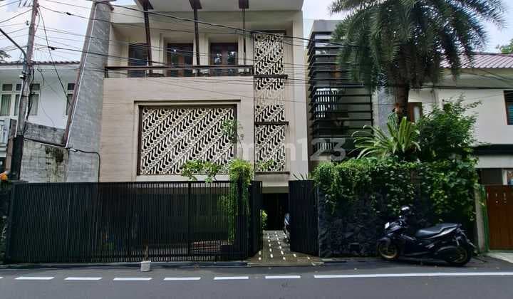 Rumah Bagus Furnished jl ciragil Senopati cocok untuk rumah tinggal ato silent office, Jakarta Selatan