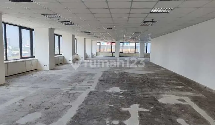 Office space Ratu Plaza lantai 8 luas 724 m2 Senayan, Jakarta Selatan
