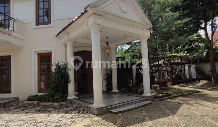 Rumah classic siap huni bangun terawat di kebayoran baru