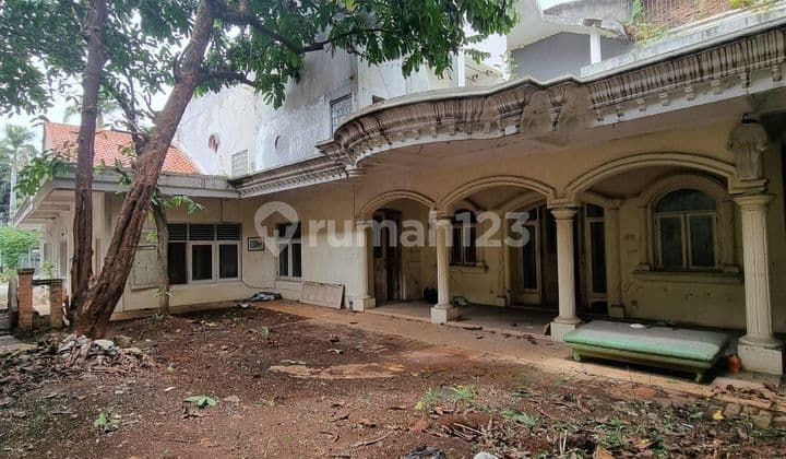 Rumah lama hitung tanah siap bangun prime area di Menteng