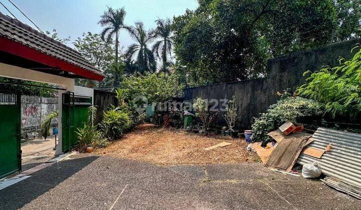 Rumah lama terawat harga termurah di Simprug garden