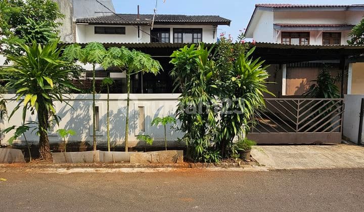 Rumah asri terawat dalam komplek siap huni di Petukangan selatan