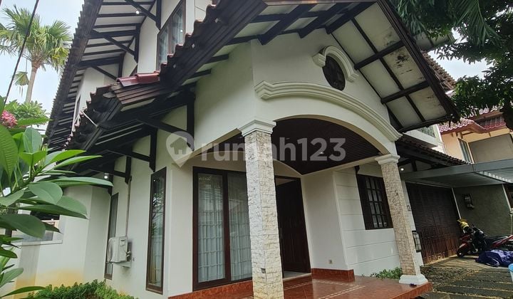 Rumah asri terawat private pool siap huni di Cipete antasari