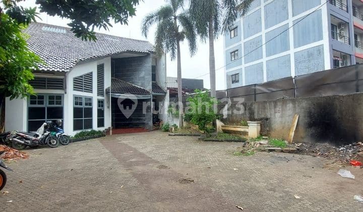 Gedung ex kantor lokasi strategis di pinggir jln.cck cafe resto.kantor