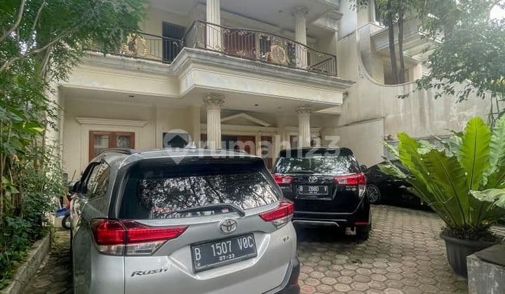 Rumah tinggal dan kost terisi full siap huni di Kebayoran baru