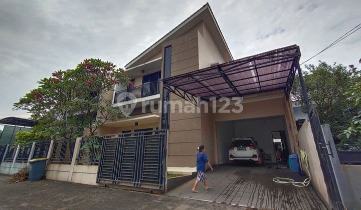 Rumah Cantik Design Modern Dlm Komplek Di Area Pesanggrahan