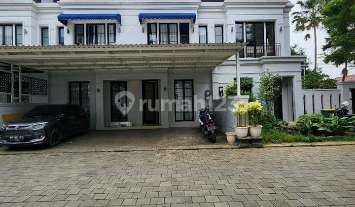 Rumah design classic dlm town house siap huni di Kemang