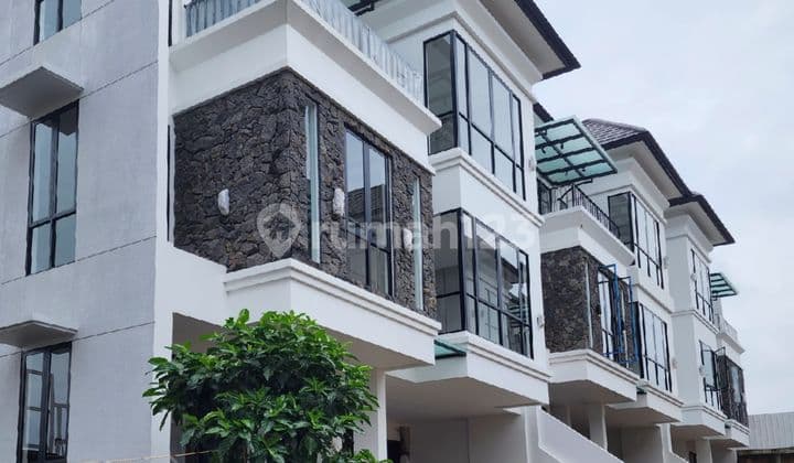 Brand new house design modern dlm town house di Lebak bulus