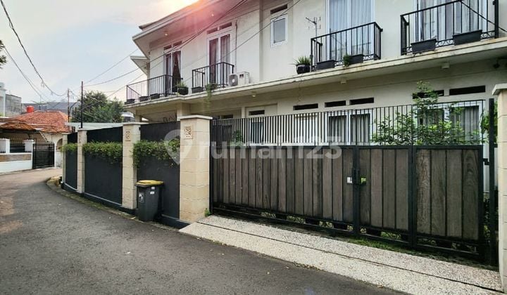 Rumah Modern Terawat Siap Huni Dkt Gancit.pi di Kebayoran Lama