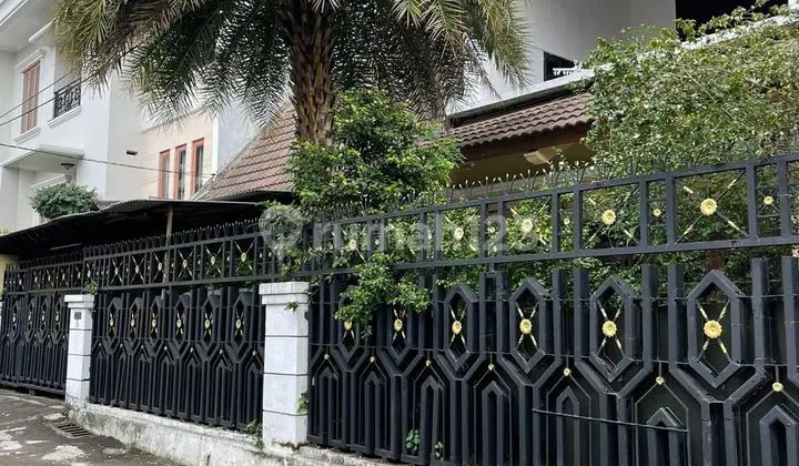 Well-Maintained Serene House Ready to Occupy, Strategic Location, Attractive Price in Tanah Kusir