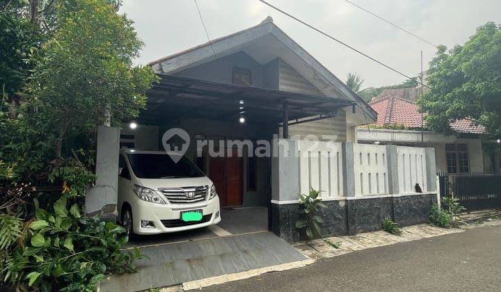 Rumah Cantik Asri Lingkungan Tenang Dan Strategis Di Kebayoran Baru