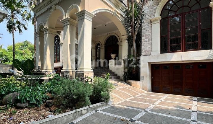 Luxury House European Classic Design. Prime Area in Patra Kuningan