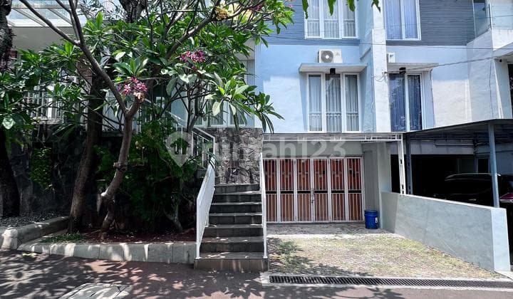 Beautiful Modern Design Town House Cheap Price in Cilandak