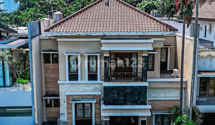 Rumah Mewah Design Modern Siap Huni Dlm.komplek di Kemang