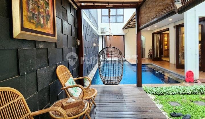 Rumah Modern Dalam Town House.private Pool.furnished Di Kemang