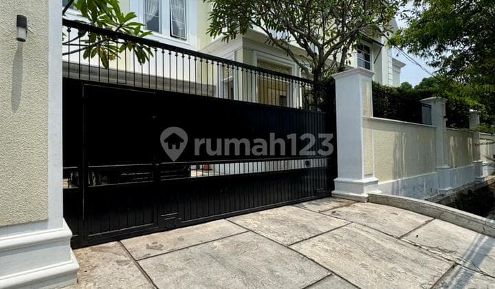 Rumah Mewah Design Classik Terawat Siap Huni di Cipete Jaksel