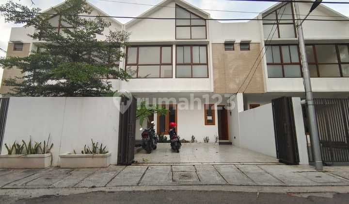 Rumah SHM 2 Lt Luas Di Jatiwaringin Bekasi Dekat Tol dan LRT