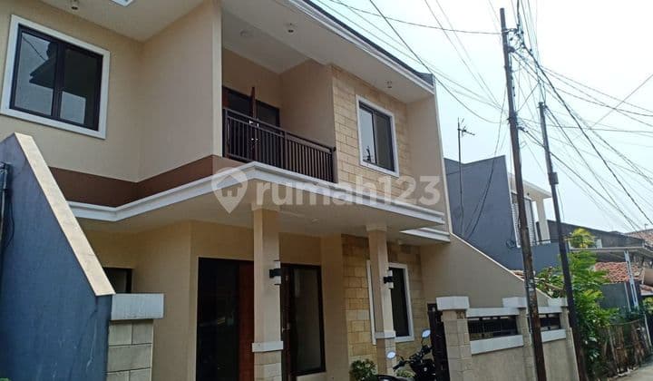 Rumah Baru Luas Di Tebet Barat Strategis Akses Tol Pancoran