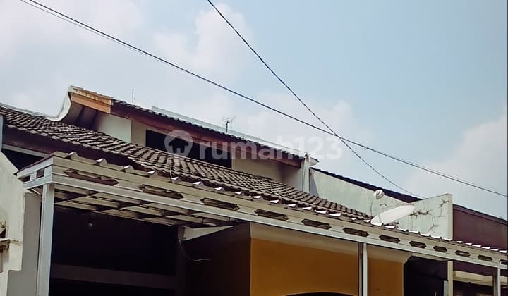Rumah S H M 2 Lantai Komplek Jatiwaringin Bekasi