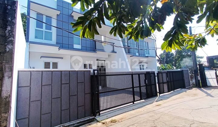 Rumah Baru S H M Di Jatiwaringin Bekasi Dekat Akses Tol Dan L R T